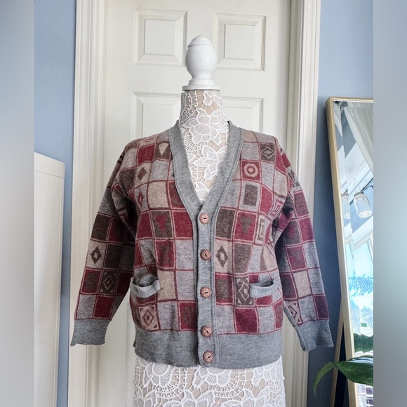 Authentic Givenchhy Sweater Coat - Picture 7 of 16